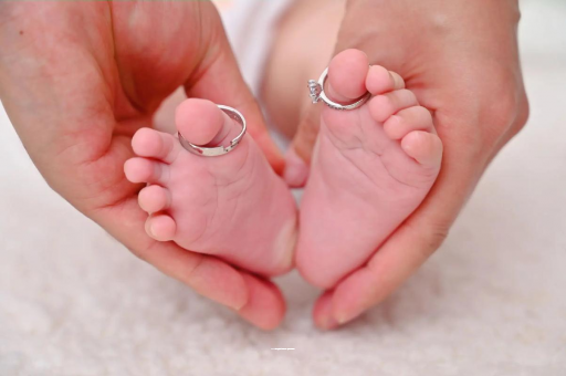 馆陶怀孕肚子一边高一边低